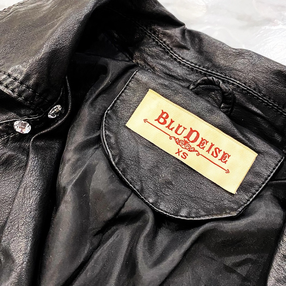 Black jacket - Picture 2 of 4
